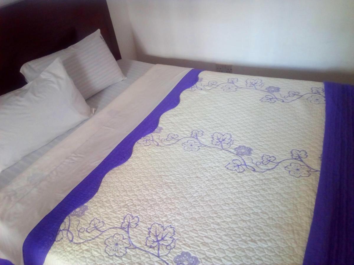 Bilkon Hotel Джинджа Екстериор снимка