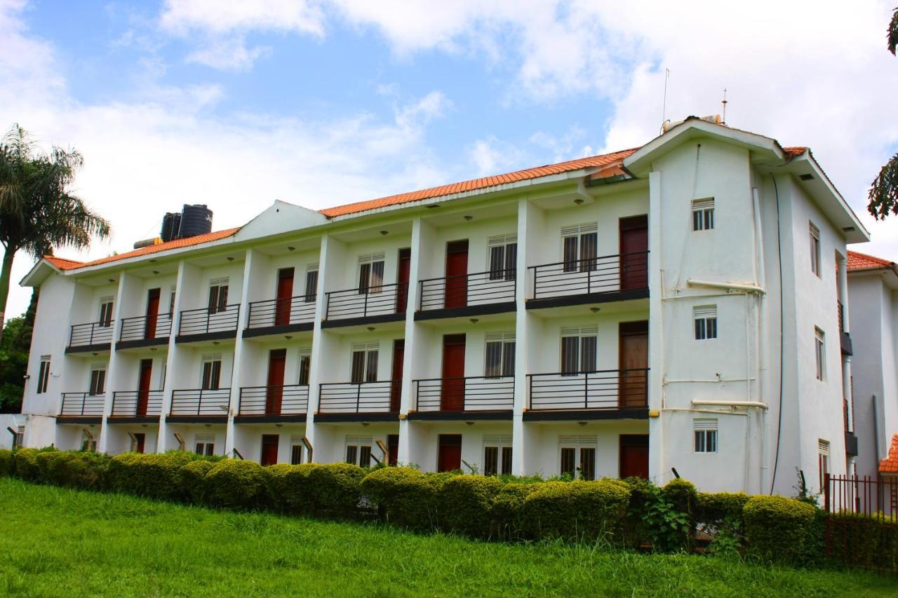 Bilkon Hotel Джинджа Екстериор снимка